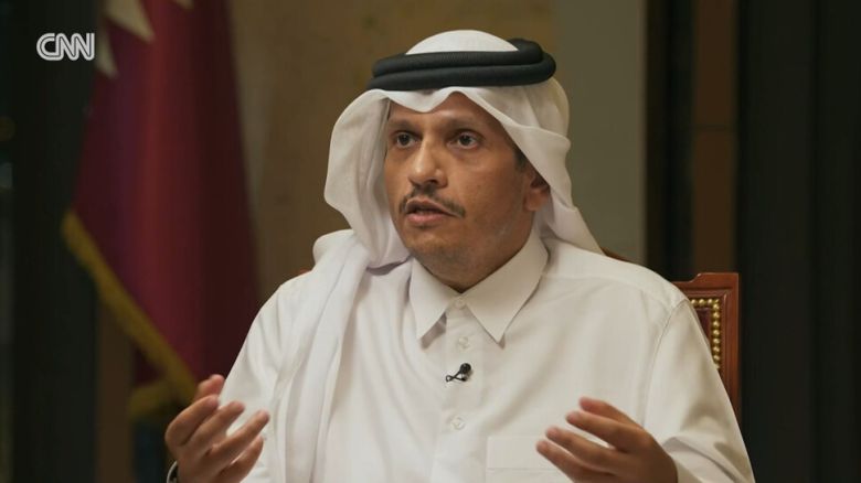 무함마드 빈 압둘라흐만 알사니 카타르 총리가 10일(현지시각) 미국 시엔엔방송에 출연해 대담하고 있다. 시엔엔 영상 갈무리