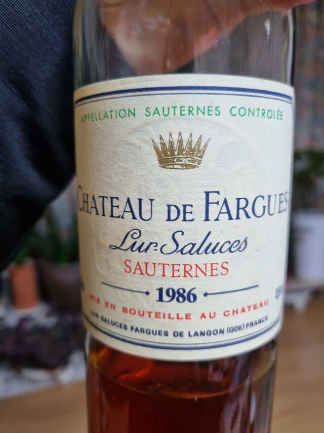 프랑스 소테른 지역의 스위트 와인인 ‘샤토 드 파르그’(Château de Fargues) 1986년 빈티지. 스위트 와인은 대개의 와인에 견줘 장기간 숙성이 가능하다. 천호성 기자