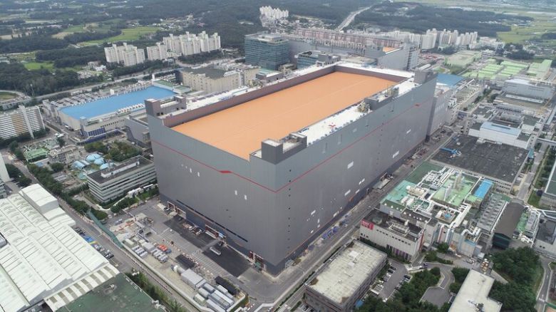 에스케이(SK)하이닉스의 경기도 이천 반도체공장(M16). 에스케이하이닉스 뉴스룸 제공