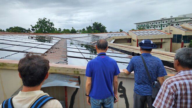안산시민햇빛잘전협동조합는 사회공헌사업의 하나로 필리핀 보홀지역에 무상으로 태양광발전시설을 설치했다. 안산시민햇빛잘전협동조합 제공