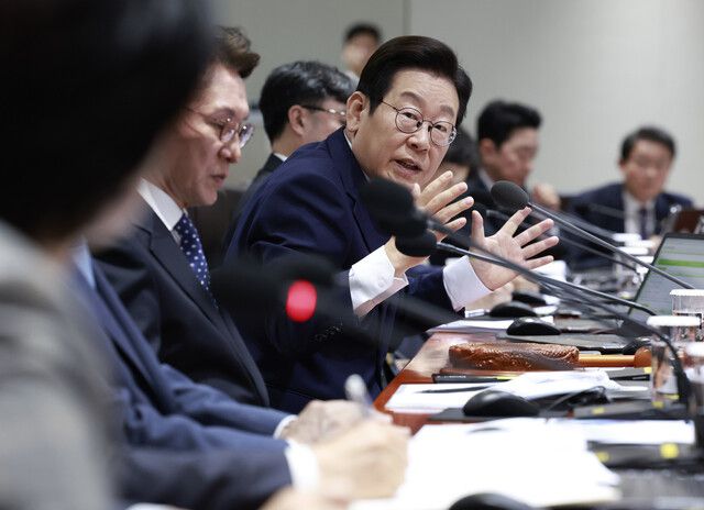 이재명 대통령이 지난 14일 서울 용산 대통령실 청사에서 열린 국무회의에서 발언하고 있다. 연합뉴스