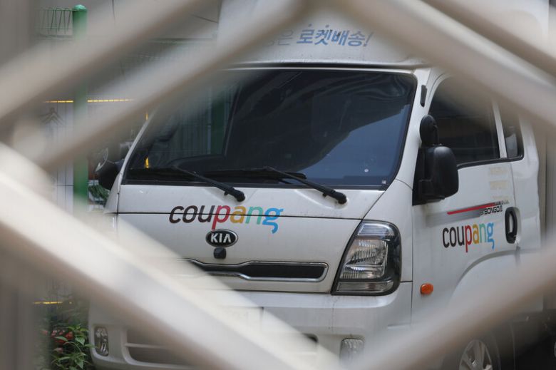 11월30일 오후 서울 중구 한 쿠팡 차고지에 차량이 주차돼 있다. 최현수 기자 emd@hani.co.kr