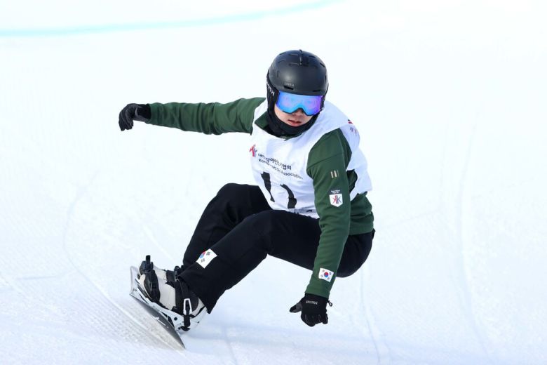 장애인 스노보드 국가대표 이제혁이 경기하는 모습. 대한장애인체육회 제공