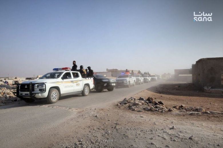 13일 매복 공격이 발생한 시리아 팔미라 지역에 시리아 군경이 출동하고 있다. 출처 시리아 국영 사나통신