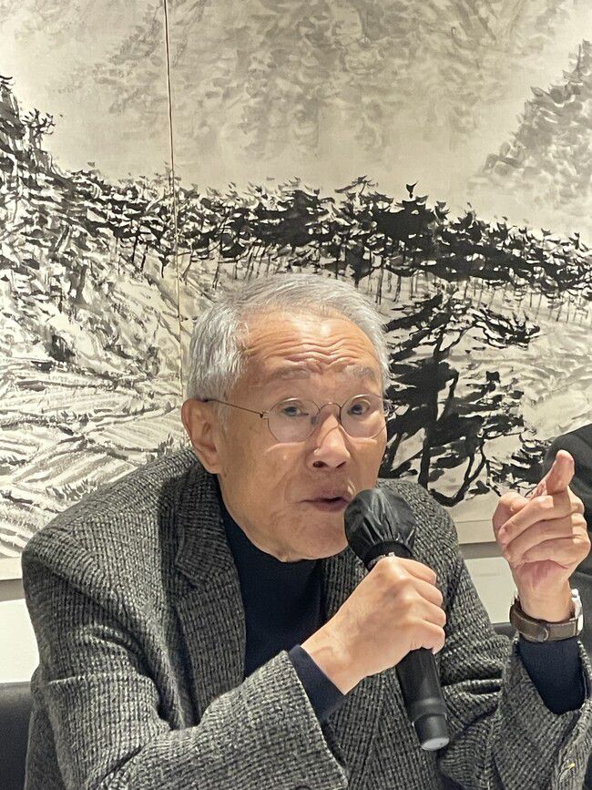 소설가 황석영.