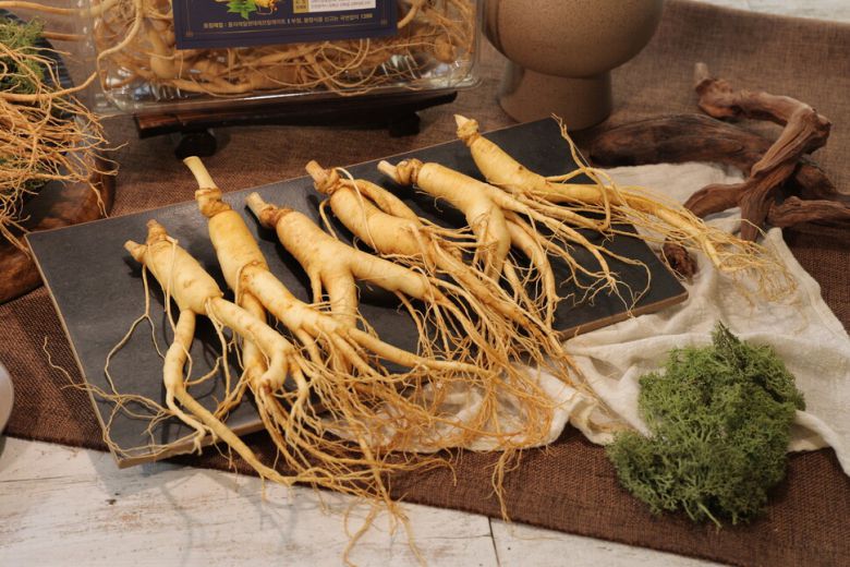 다양한 연구에서 인삼 속 사포닌 성분이 중추신경 억제, 단백질 합성 촉진, 인슐린 유사 작용, 해독 작용, 항염증, 혈소판 응집 억제 등의 기능을 한다고 확인됐다. 농협경제지주 제공