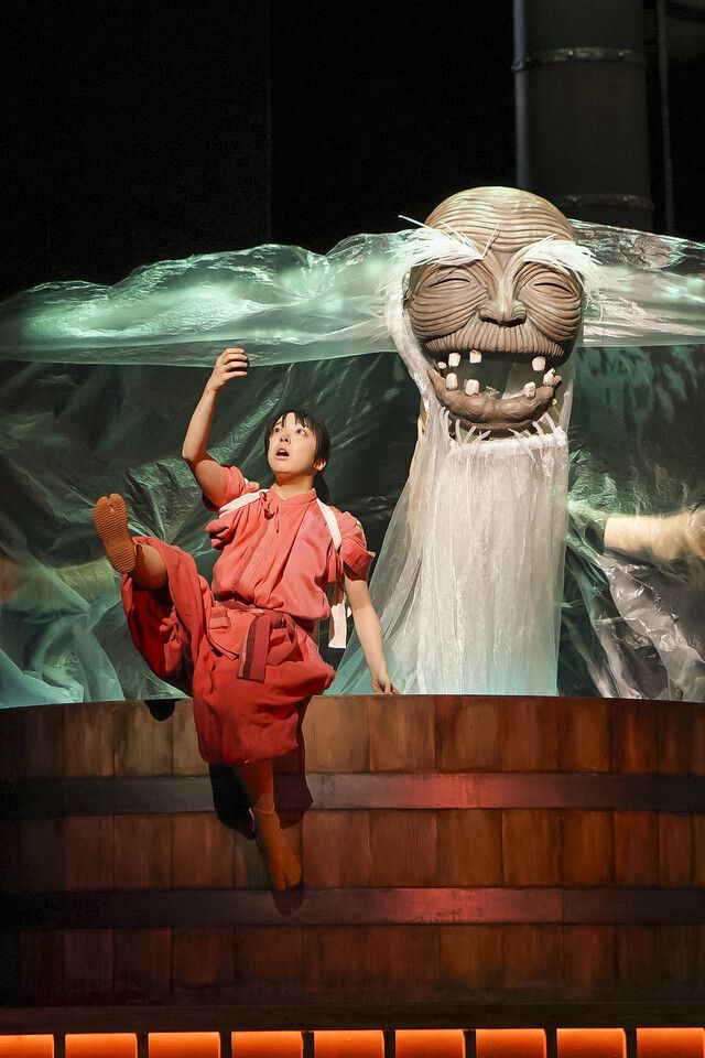 연극 ‘센과 치히로의 행방불명’. TOHO Theatrical Dept. 제공