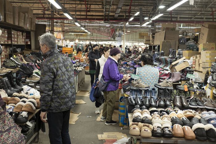 도민과 여행자들이 자주 찾는 서귀포향토오일장 풍경. 최갑수 제공