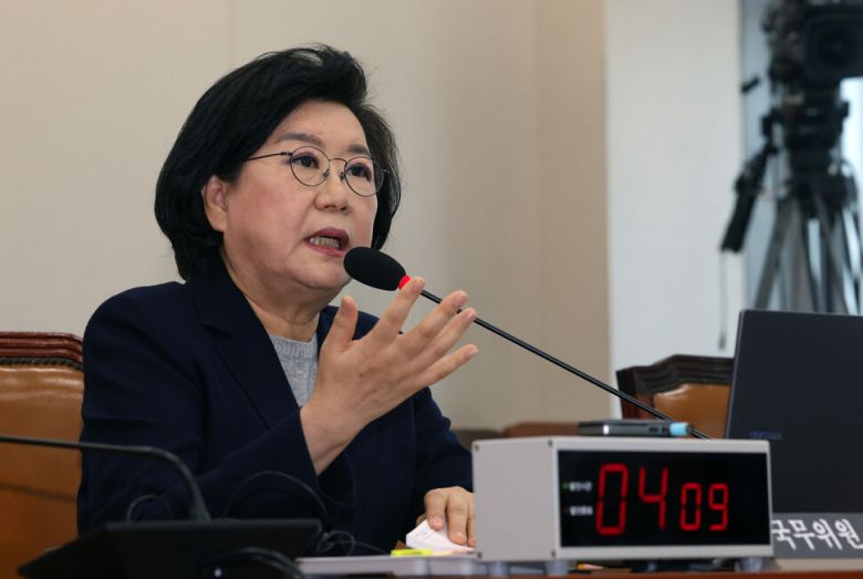 이혜훈 기획예산처 장관 후보자 지명이 25일 철회됐다. 사진은 지난 23일 서울 여의도 국회에서 열린 재정경제기획위원회의 인사청문회 장면. 공동취재사진