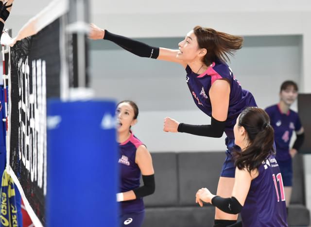 김연경이 29일 경기 용인시 기흥구 흥국생명 연수원에서 훈련을 하고 있다. 뉴시스