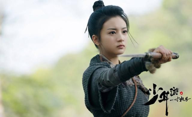 좌경사는 지도를 찾아나서는 과정에서 남장을 한 여인 소운락과 만나 사랑에 빠지게 된다. 웨이브 제공