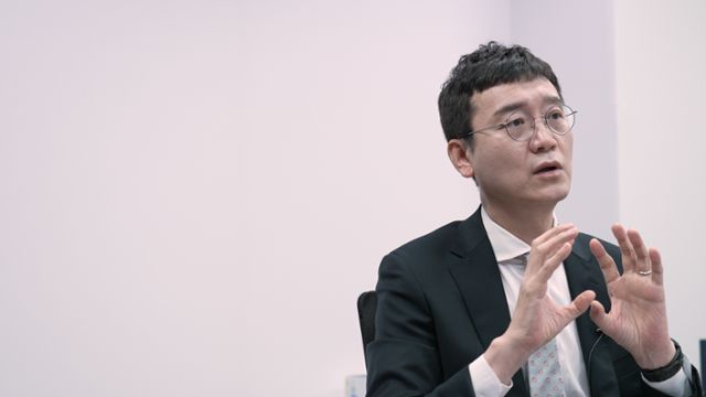 김웅 국민의힘 의원이 지난 17일 한국일보와의 인터뷰에서 4·7 재·보선에서 국민의힘을 지지해준 청년들에게 보답하려면, 당이 청년의 목소리를 현실정치에 반영할 수 있도록 해줘야 한다며 총선에서 패배한 청년 인재들의 활동을 보장해준다던 약속부터 당이 지켜야 한다고 말했다. 안재용PD