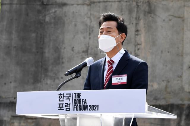 오세훈 서울시장이 12일 서울 마포구 성산동 문화비축기지에서 열린 한국포럼에서 축사를 하고 있다. 홍인기 기자