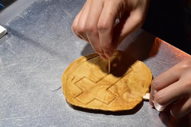 넷플릭스 오리지널 '오징어 게임'에 나오는 달고나가 인기를 끌면서 매출이 크게 올랐다. 게티이미지뱅크