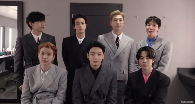 그룹 방탄소년단이 23일(현지시간) 온라인 생중계로 진행된 '2022 그래미어워즈' 후보 발표에 깜짝 출연해 인사하고 있다. 영상 캡처