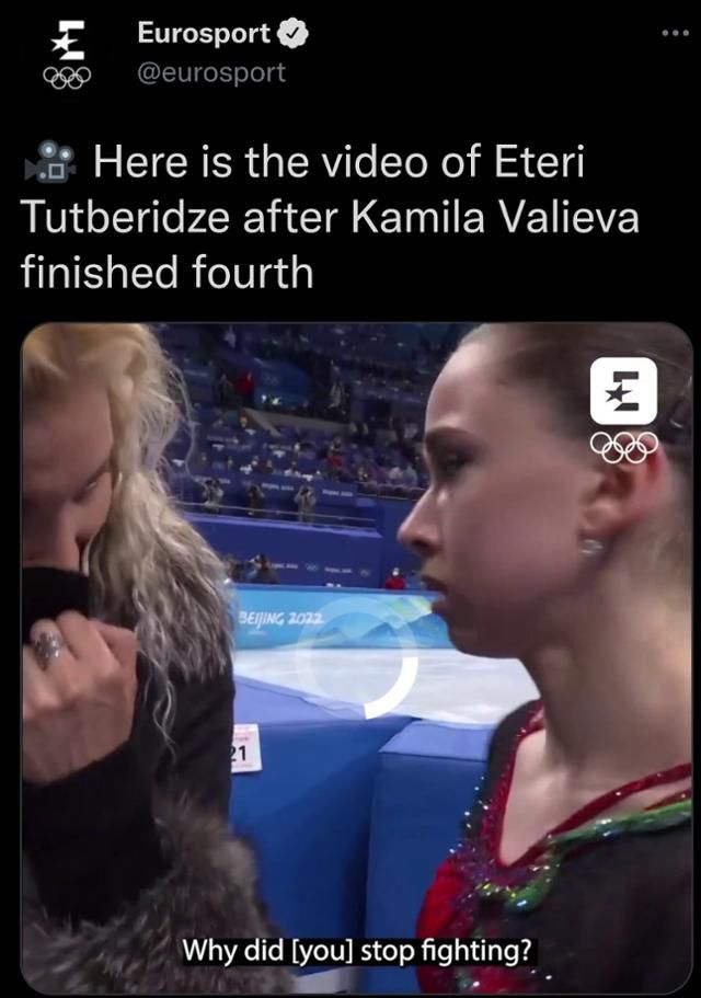 예테리 투트베리제(왼쪽) 코치가 연기를 마친 카밀라 발리예바에게 따져 묻고 있는 모습. 유로스포츠 SNS 캡처