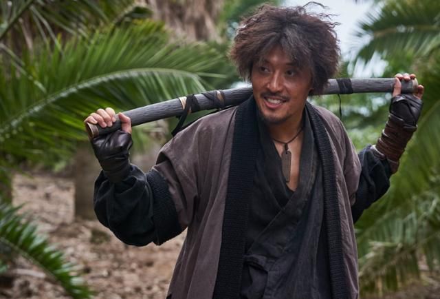 '해적: 도깨비 깃발'에서 무치 역을 맡은 배우 강하늘. 롯데엔터테인먼트 제공