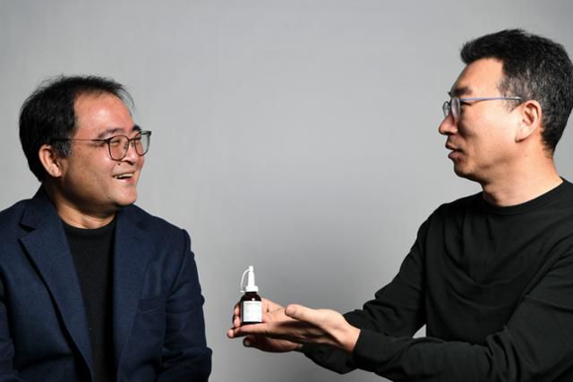 카이스트 동문인 김철환(왼쪽) 스카이테라퓨틱스 대표와 노정석 비팩토리 대표는 기술에 대한 믿음을 갖고 벌인 무모한 도전이 혁신을 낳았다고 강조한다. 한지은 인턴기자