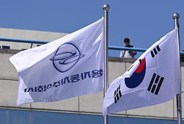 쌍용차 인수전에 쌍방울, 이엔플러스에 이어 KG그룹도 뛰어들면서 불붙고 있다. 사진은 경기도 평택시 쌍용차 평택공장 정문 모습. jtk@newsis.com