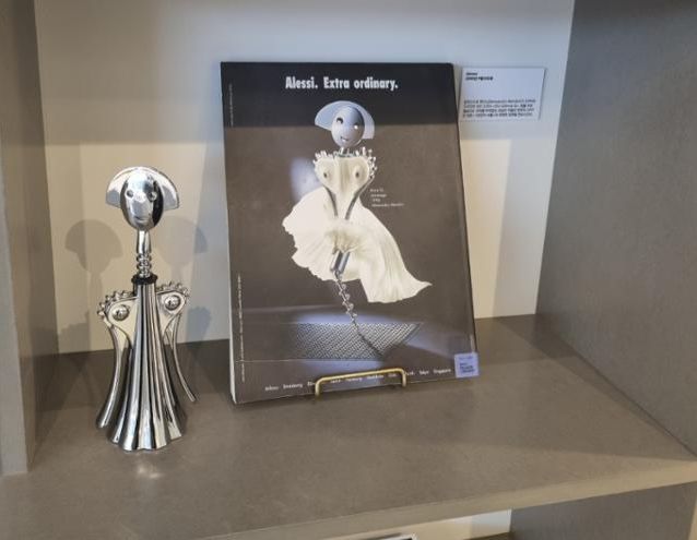 건축·디자인 매거진 '도무스'에 실린 마릴린 먼로로 표현된 알레시의 와인 오프너 안나 G. 송옥진 기자