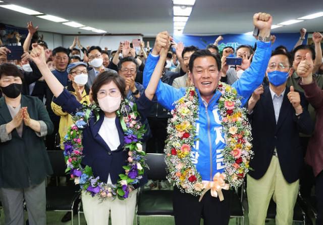 100만 명 이상 도시 4곳의 특례시장 중 유일하게 당선된 더불민주당 이재준 후보. 후보 측 제공