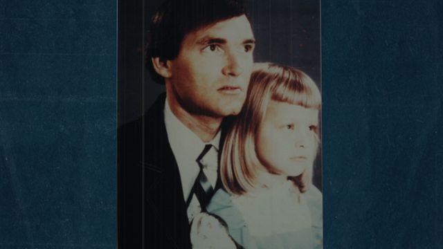 프랭클린은 샤론을 어린 시절부터 자신의 손아귀에 두었다. 샤론은 프랭클린의 악행을 참으며 살았으나 불행하게 삶을 마감한다. 넷플릭스 제공