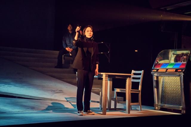 20일 서울 종로구에 위치한 아트원씨어터에서는 연극 '터칭 더 보이드' 프레스콜이 진행됐다. '터칭 더 보이드'는 1985년 영국인 산악가 조 심슨(Joe Simpson)의 회고록인 '친구의 자일을 끊어라'를 연극으로 재탄생시킨 작품이다. 연극열전 제공