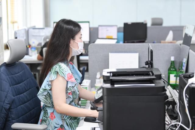 꽃비씨는 출근하자마자 그날그날의 할 일과 우선순위부터 정리한다. 영업직 하루가 으레 그렇듯, 계획은 하지만 계획한 대로 흘러가는 날은 거의 없다. 매일매일이 '우당탕탕' 새로운 모험이다. 김하겸 인턴기자