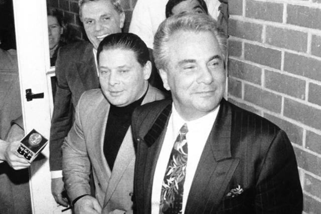 살바토레 그라바노(가운데)와 존 고티(오른쪽)는 서로에 대한 신뢰를 바탕으로 뉴욕에 범죄 제국을 건설했다. ABC 제공