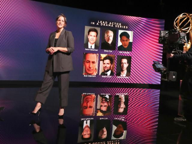 미국 배우 멜리사 푸메로가 지난 7월 제74회 '프라임타임 에미상' 드라마 시리즈 부문 남우주연상 후보를 발표하고 있다. 로스앤젤레스=AP 연합뉴스