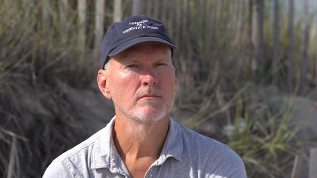 웨인스콧 주민 마이클 한센은 지역 전력 설비를 유지보수하는 엔지니어입니다. 지역에 풍력발전소가 들어선다는 이야기를 들은 후 이를 옹호하는 주민 단체 윈위드윈드(Win With Wind)에서 활동하고 있습니다. 김광영PD