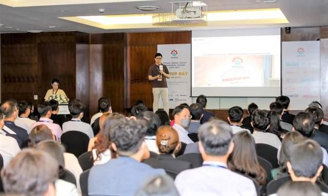 지난달 30일 한국 투자기업 더인벤션랩이 베트남 수도 하노이에서 베트남 진출 한국 스타트업 기업가의 네트워크 모임(VKSEN)을 진행하고 있다. 마켓사이공 제공