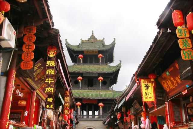 랑중고성 거리의 화광루. ⓒ최종명