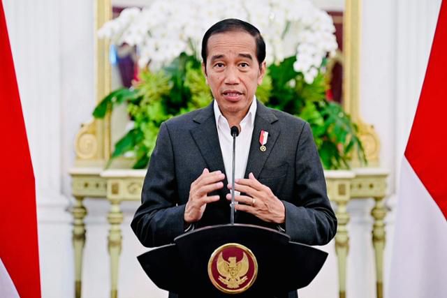 28일 조코 위도도 인도네시아 대통령이 자카르타 메르데카 대통령궁에서 이스라엘 U-20 월드컵 대표팀의 출전 당위성에 대해 설명하고 있다. 자카르타=AP 연합뉴스