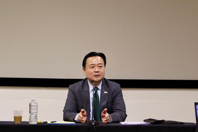 조현동 주미대사가 31일 워싱턴 한국문화원에서 열린 특파원 간담회에 참석하고 있다. 워싱턴=공동취재단