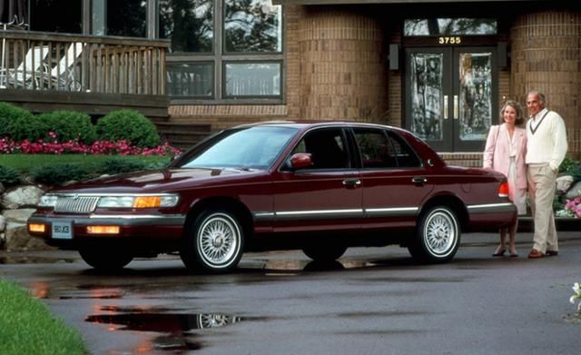 포드 크라운 빅토리아