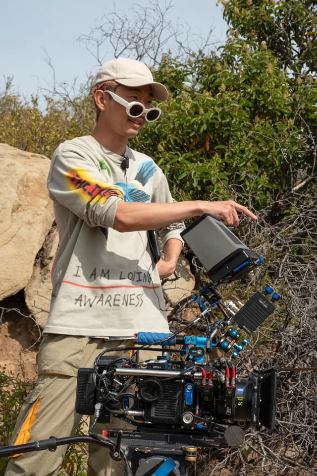 내년 1월 열릴 미국 에미상에서 작품상 등 후보에 오른 미국 드라마 '성난 사람들'을 연출한 이성진 감독. 넷플릭스 제공