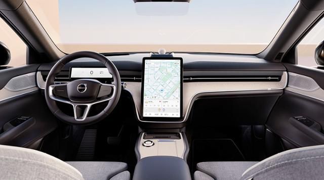 볼보, 소프트웨어 개선으로 EX90 출시 연기