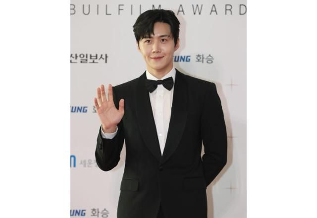 배우 김선호가 영화 '귀공자'로 신인상의 영예를 안았다. 뉴스1