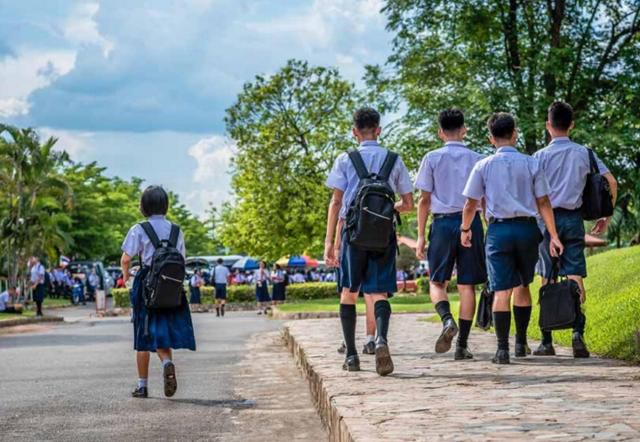 동남아시아의 저출생 문제를 다룬 영국 경제분석기관 이코노미스트 인텔리전스 유닛(EIU) 보고서 표지