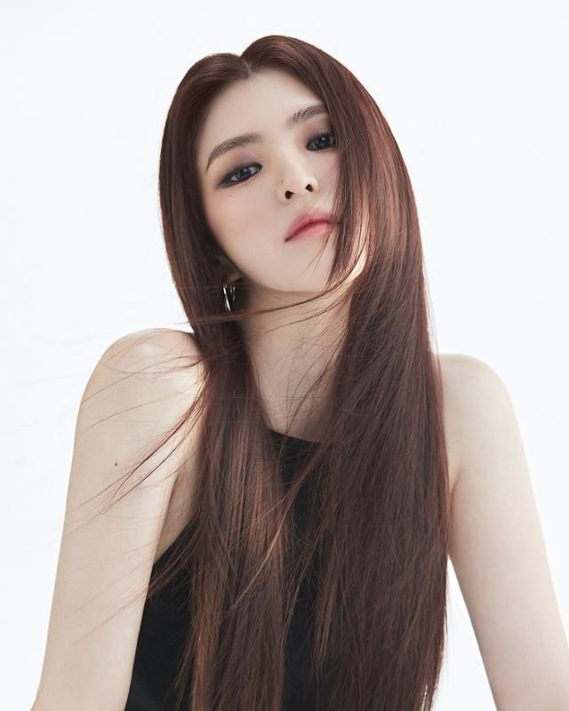 배우 한소희가 독보적인 아름다움을 자랑했다. 로레알파리 제공