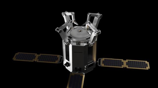 KAIST가 구상 중인 우주쓰레기 수거 위성. 윗면에는 로봇팔 4개가 안으로 접혀 있고, 아래쪽에는 태양광 모듈이 붙어 있다. KAIST 제공