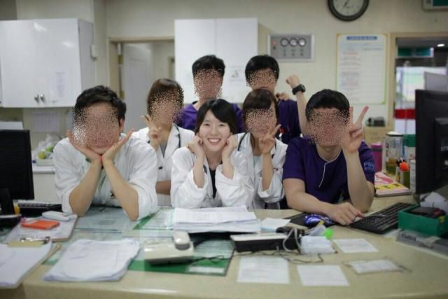 이은애 순천향대 부천병원 가정의학과 임상 조교수가 뇌사 장기 기증으로 심장·폐·간·콩팥(2개)을 5명에게 기증하고 세상을 떠났다. 사진은 전공의 시절 고인의 모습. 서울성모병원 제공