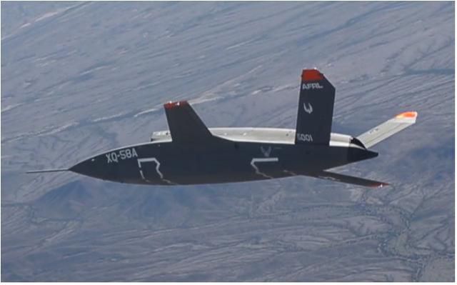 미 공군은 최근 플로리다주(州) 에글린 공군기지에서 차세대 드론 견본인 XQ-58A '발키리'의 시험 비행을 실시했다. 로켓 엔진 점화 방식으로 설계된 XQ-58A '발키리'엔 자체적으로 주변 위협요소 식별과 평가도 가능한 인공지능(AI)이 탑재됐다. 크라토스 방위안보 솔루션스 홈페이지 캡처