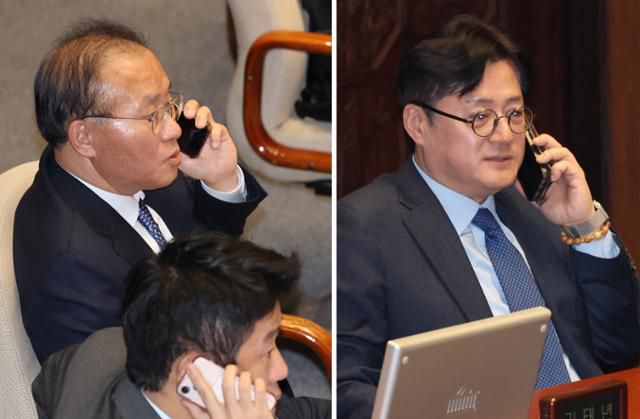1일 국회 본회의에서 윤재옥(왼쪽) 국민의힘 원내대표와 홍익표 더불어민주당 원내대표가 통화하고 있다. 같은 시간 통화하고 있었지만 상대방은 확인할 수 없다. 연합뉴스