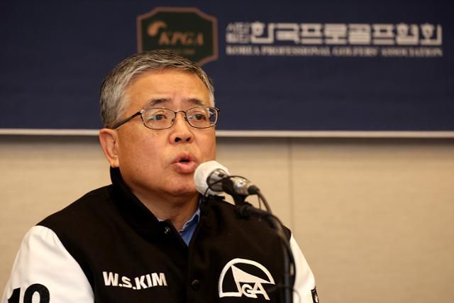 김원섭 KPGA 신임 회장이 6일 서울 중구 프레스센터에서 취임 기자간담회를 열고 취임 일성을 밝히고 있다. KPGA 제공