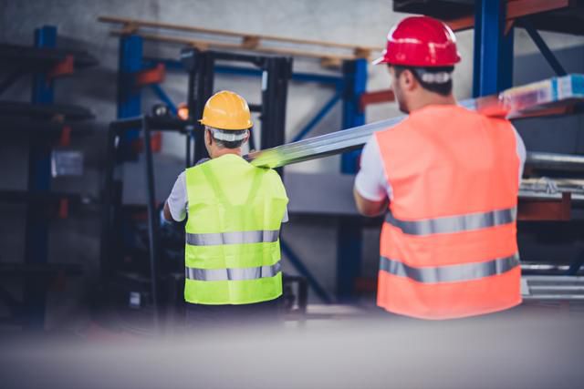 건설업체 하청 노동자의 모습. 게티이미지뱅크