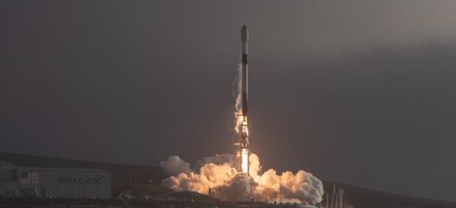 현재 국제우주정거장(ISS)으로 나사 우주비행사를 보낼 수 있도록 승인된 유일한 미국 기업인 스페이스X는 지난 2002년 1억 달러(약 1,310억 원)을 투자한 머스크에 의해 설립됐다. 머스크 엑스 캡처