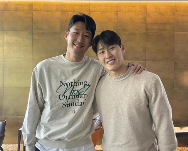 손흥민이 21일 자신의 사회관계망서비스(SNS)에 강인이가 나를 비롯한 대표팀 모든 선수에게 진심 어린 사과를 했다며 이강인과 함께 찍은 사진을 공개했다. 손흥민 인스타그램 캡처