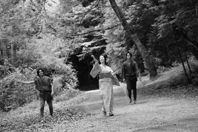 일본 영화 '오키쿠와 세계'는 세 젊은이의 사연을 바탕으로 순환과 생태를 이야기한다. 엣나인 필름 제공